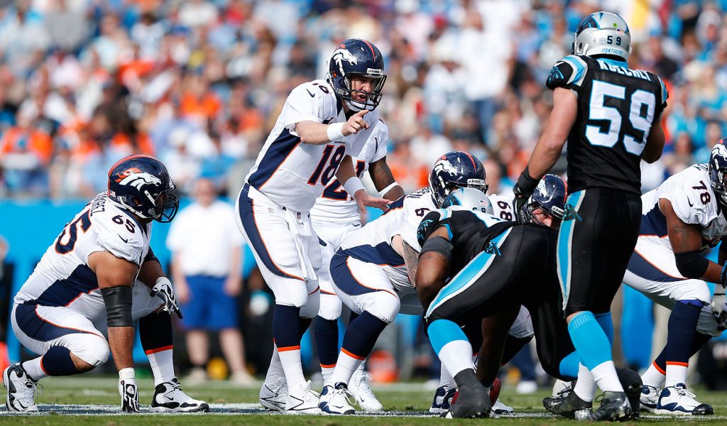 Em 2012, Peyton Manning enfrentou o Carolina Panthers e se tornou o segundo quarterback com mais touchdowns na história da NFL